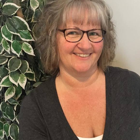 Meet your Posher, Ellen - Picture 1 of 1